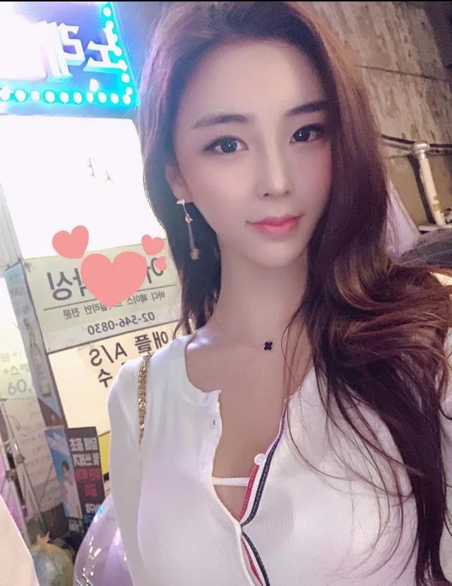 君临国际真人娱乐德州扑克游戏